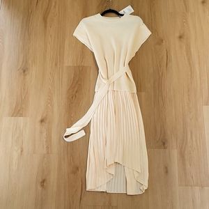 Zara white/cream full-length fall dress size small